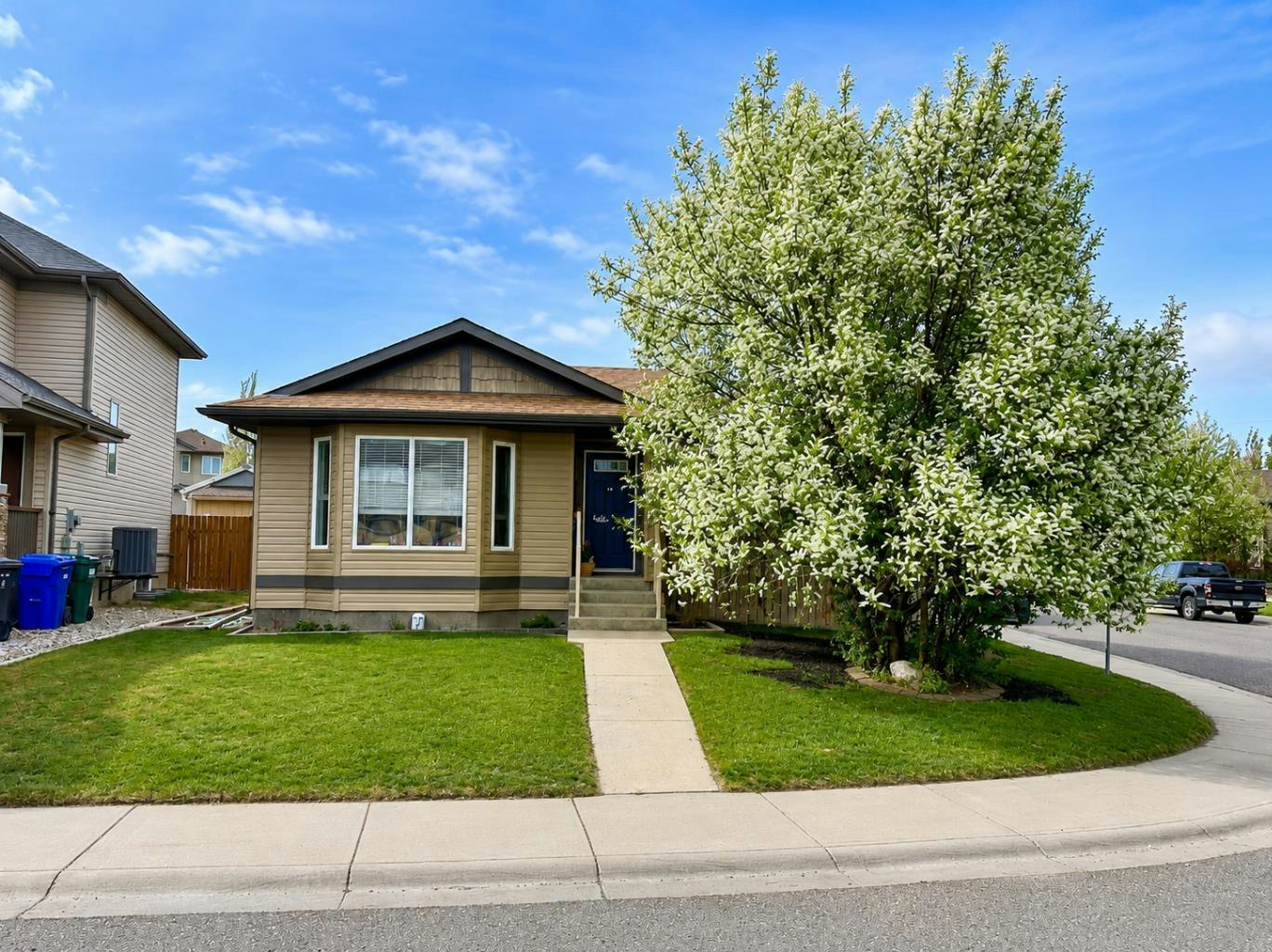 118 Silkstone Road W, Lethbridge, AB, T1J 2G3