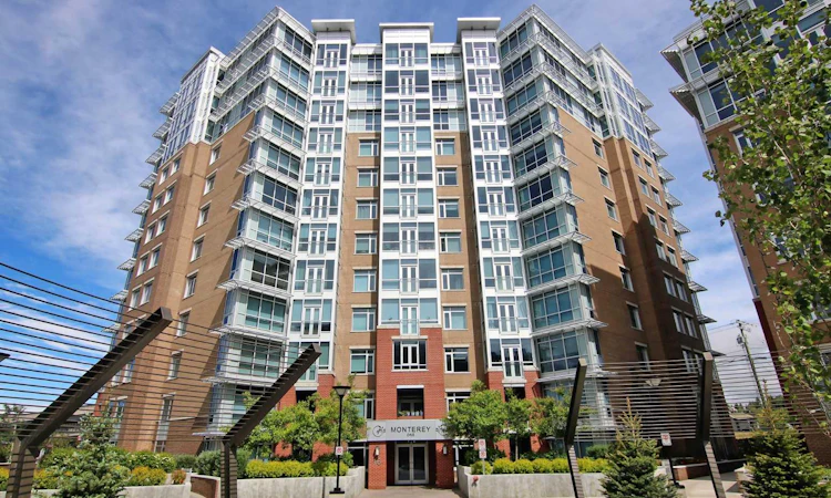 609-16 Varsity Estates Circle NW