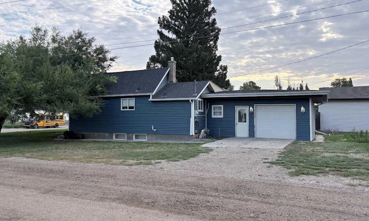 139 9 Avenue W