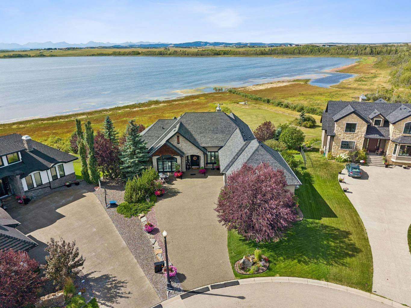 527 Montclair Place, Rural Rocky View County, AB, T4C 0A8