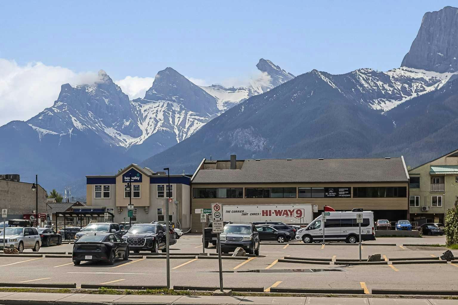 104-810 10th Street, Canmore, AB, T1W 2A7