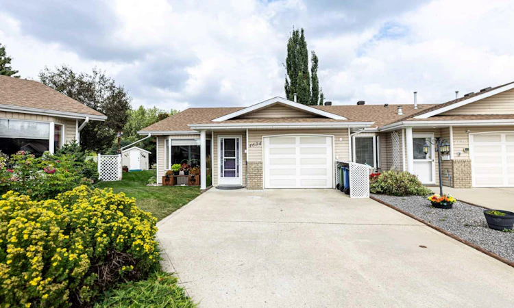 4634 42 Street Crescent