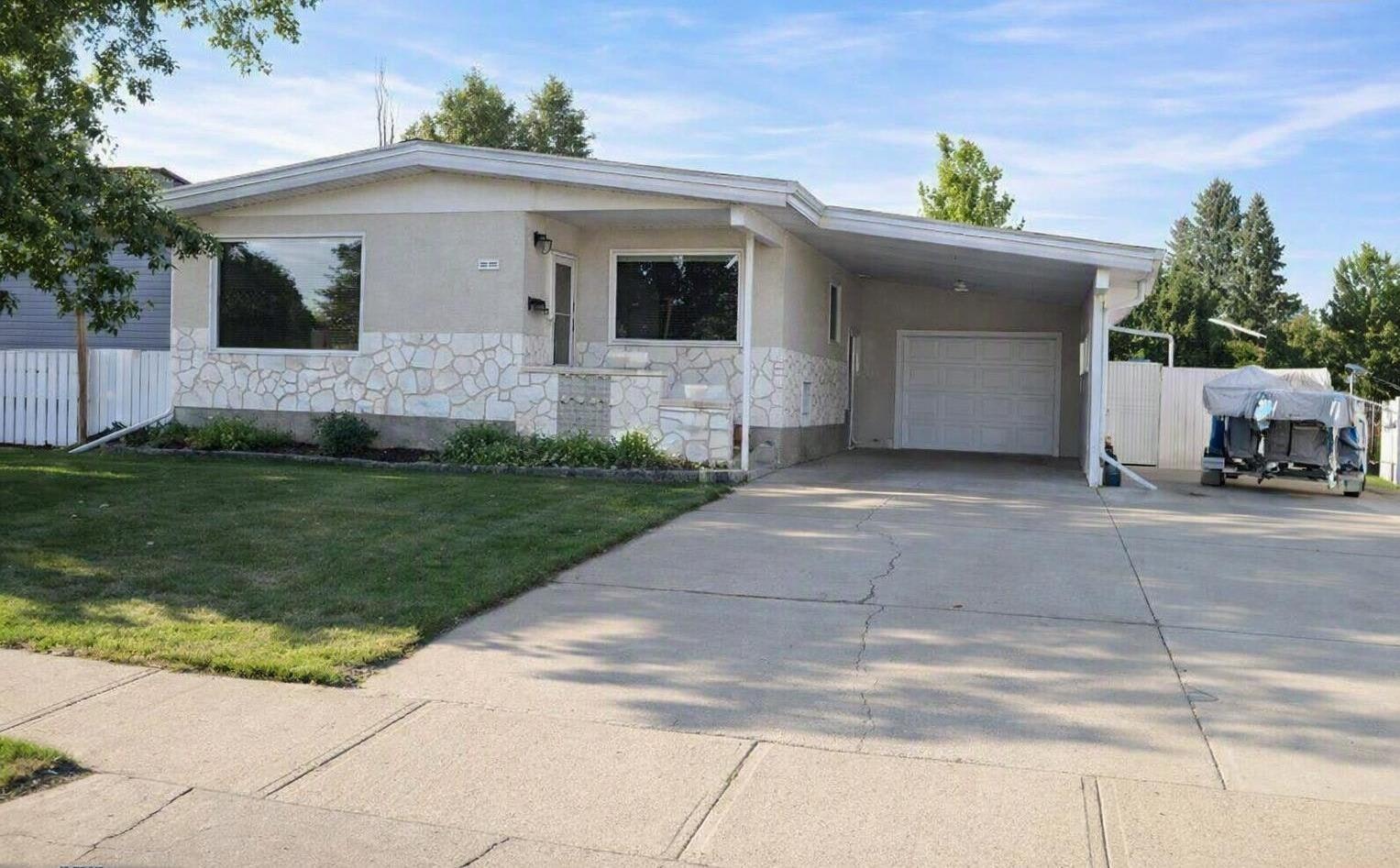1121 Lakemount Boulevard S, Lethbridge, AB, T1K 3S4