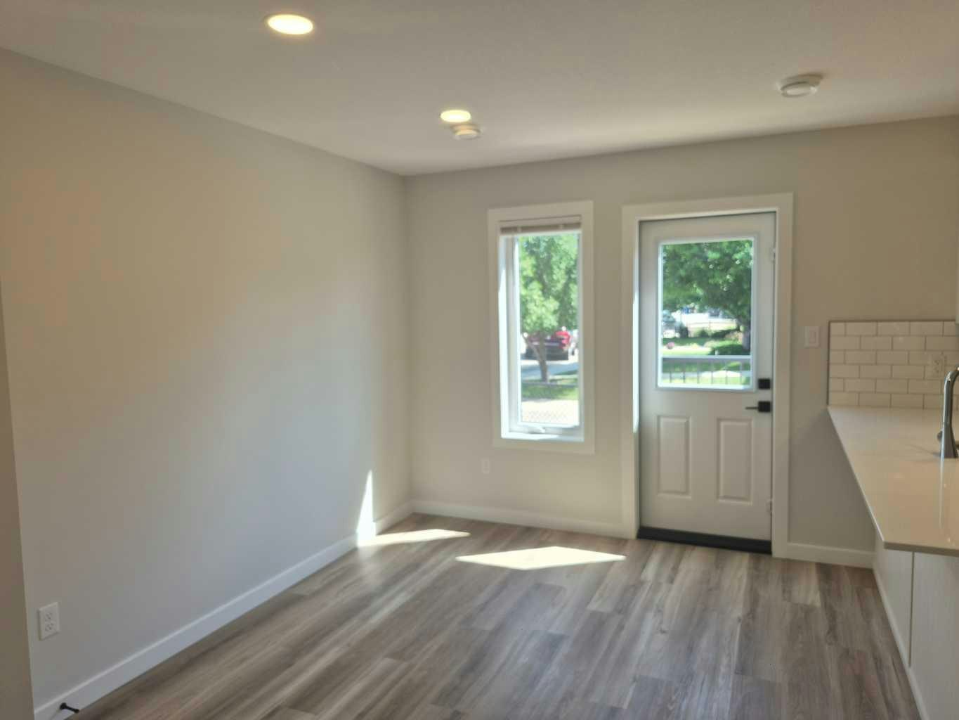 1-928 40 Avenue N, Lethbridge, AB, T1H 6J6 - 7