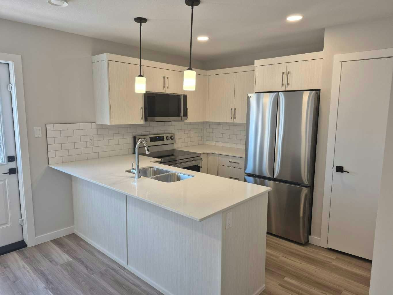 1-928 40 Avenue N, Lethbridge, AB, T1H 6J6 - 8