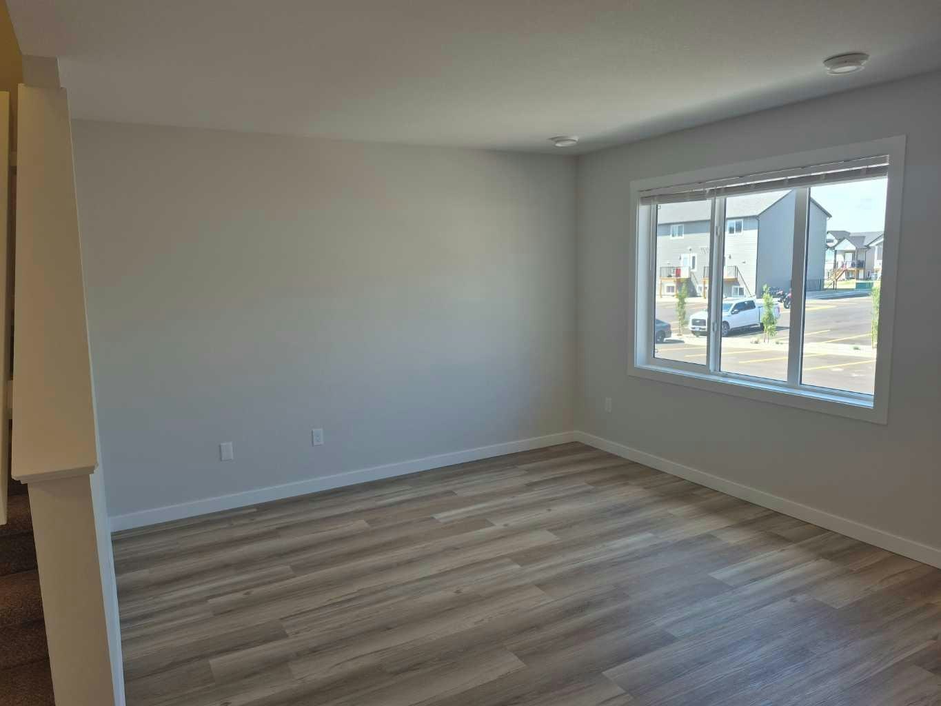 1-928 40 Avenue N, Lethbridge, AB, T1H 6J6 - 3