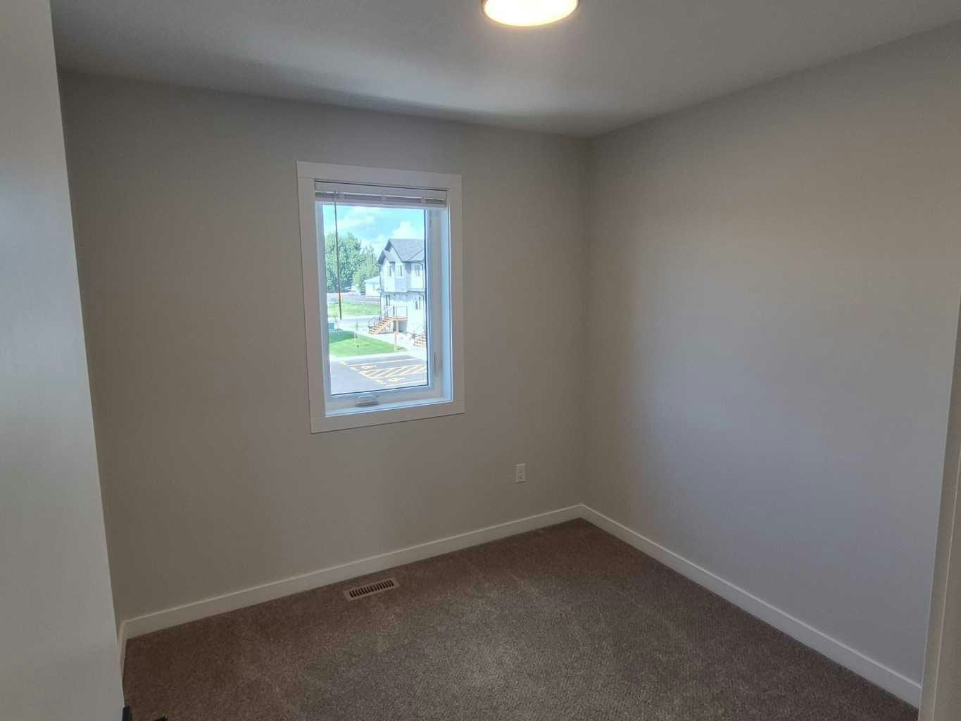 1-928 40 Avenue N, Lethbridge, AB, T1H 6J6 - 22