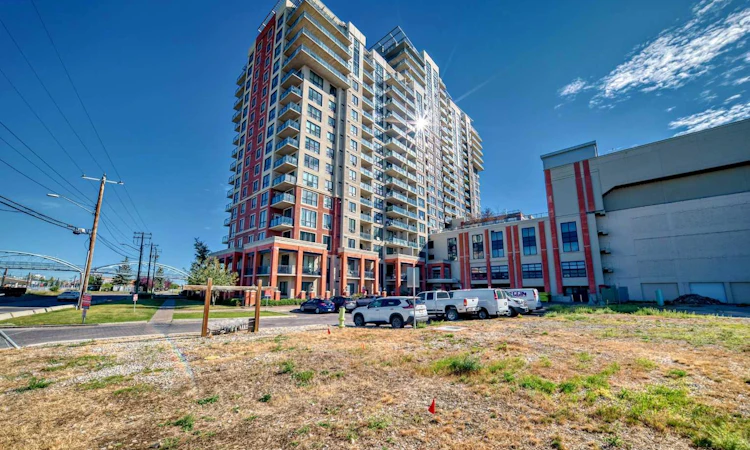 1508-8710 Horton Road SW