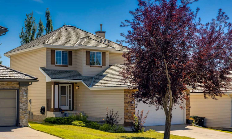 38 Spring Crescent SW
