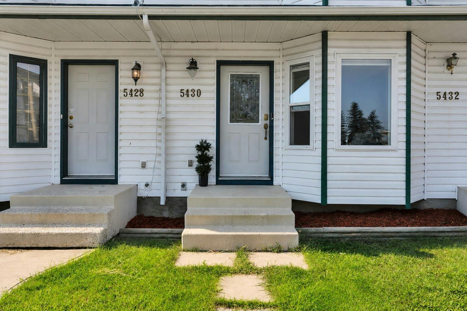 5430 45 Street, Lacombe, AB, T4L 1H1