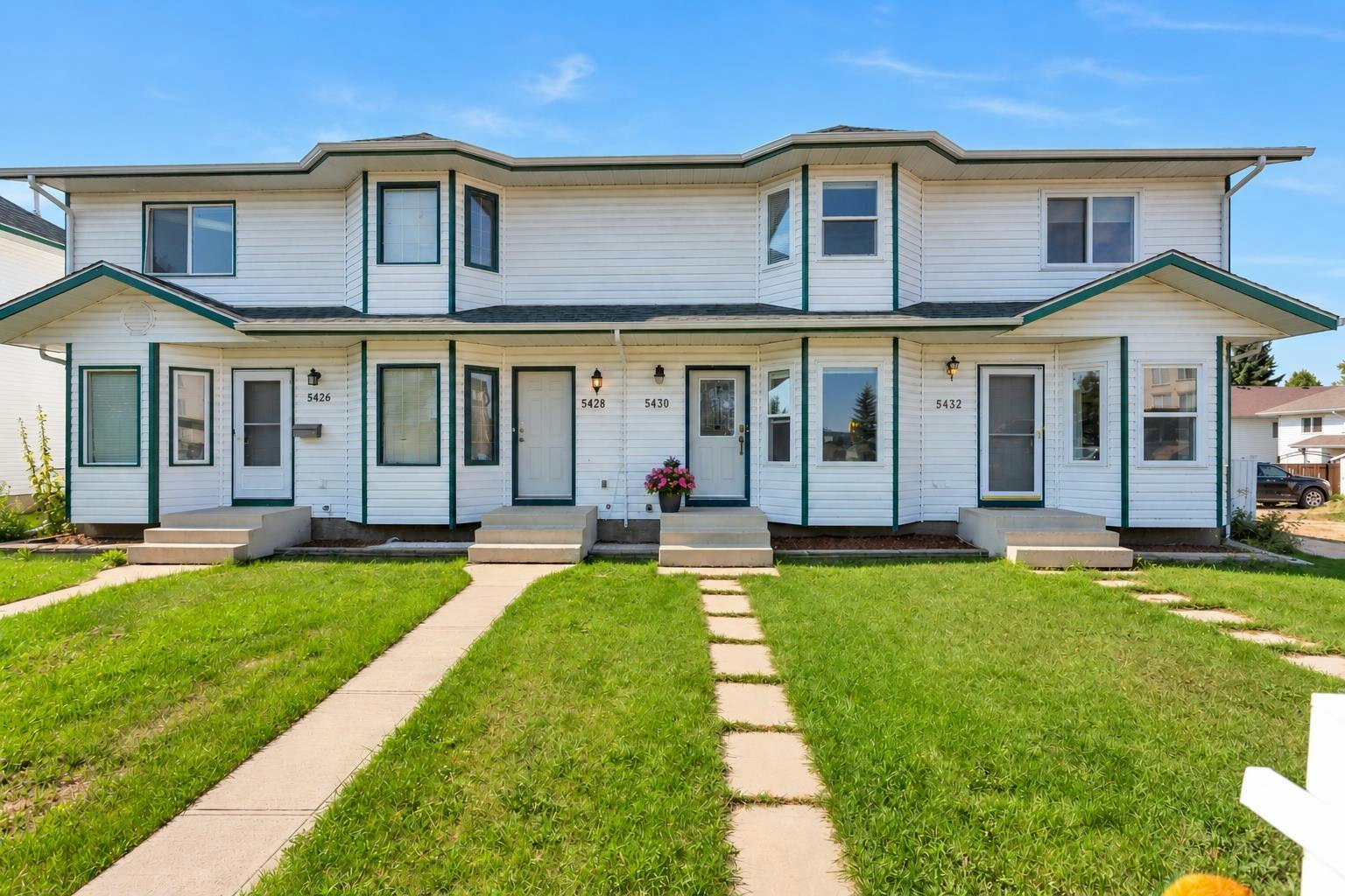5430 45 Street, Lacombe, AB, T4L 1H1