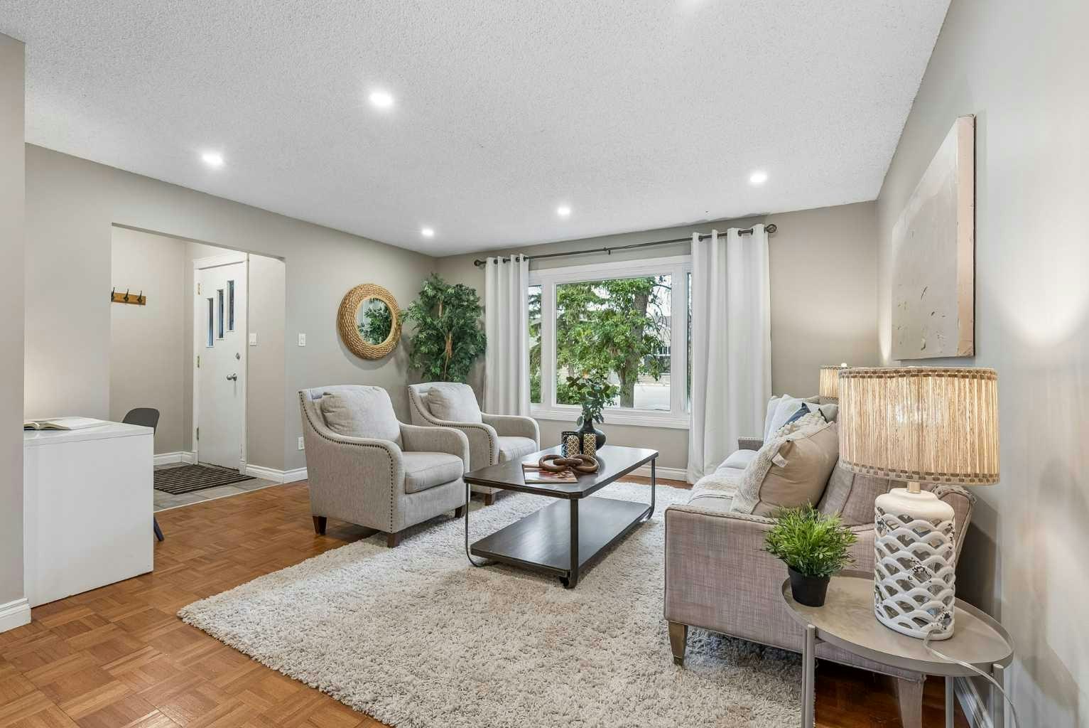 35 Dovercliffe Way SE, Calgary, AB, T2B 1W6