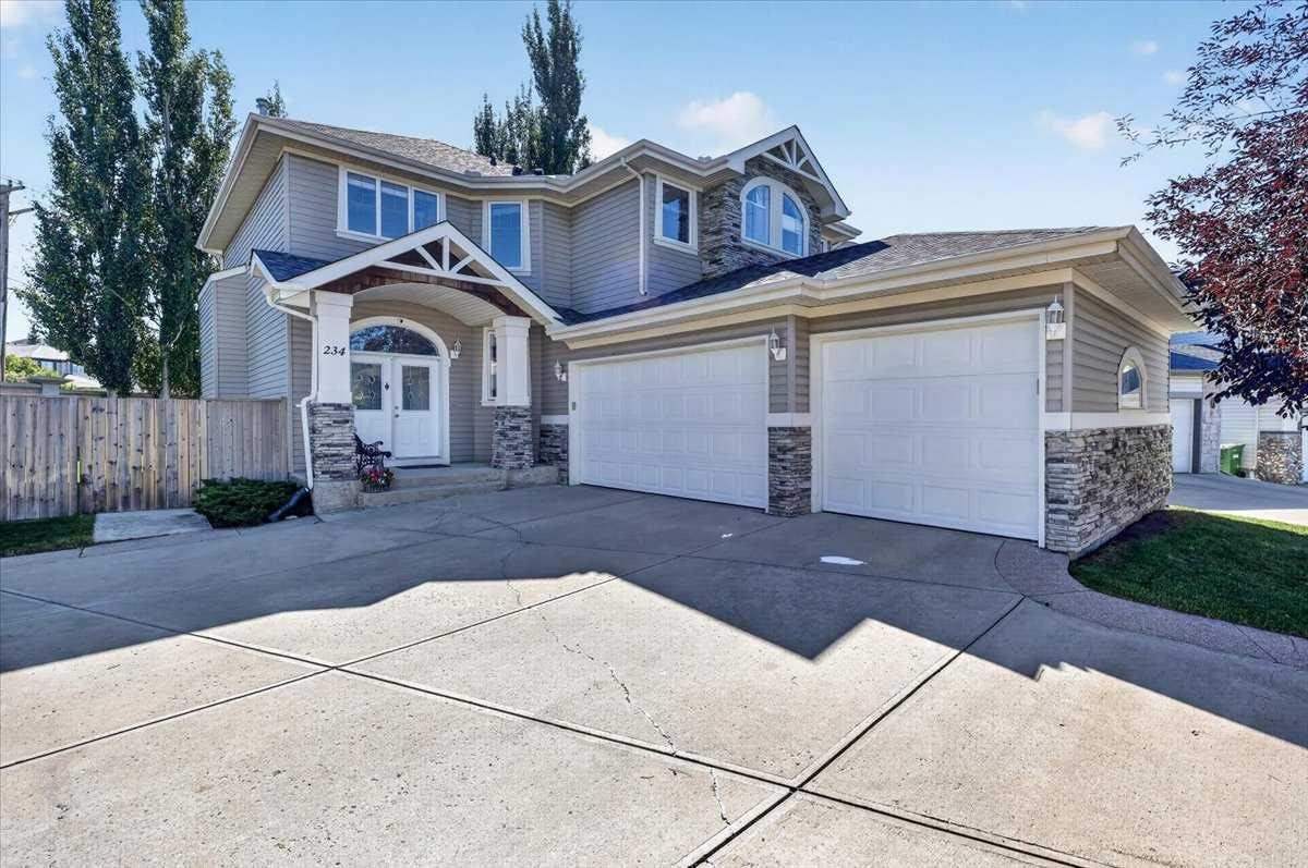 234 Elmont Bay SW, Calgary, AB, T3H 4X9