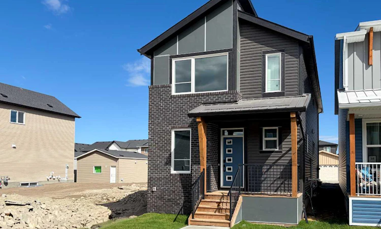 34 Chinook Winds Court SW
