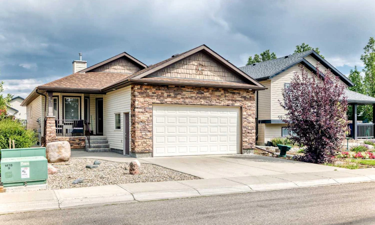 27 Jessie Robinson Close N