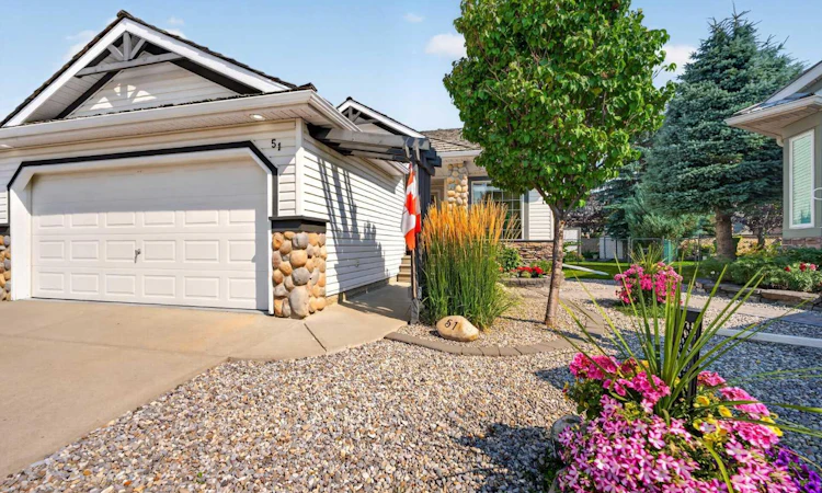 51 Chaparral Heath SE