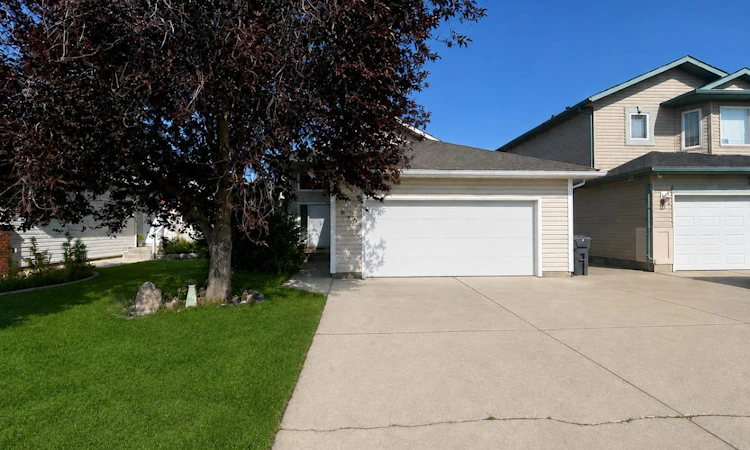 119 Squamish Court W