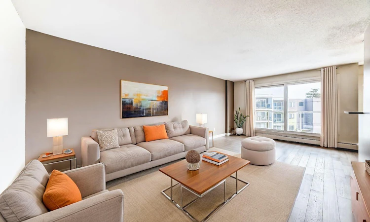 302-4455A Greenview Drive NE
