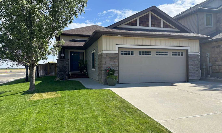 107 Riverland Close W
