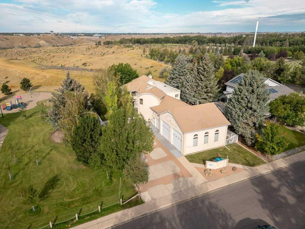 1606 Scenic Heights S, Lethbridge, AB, T1K 1N5