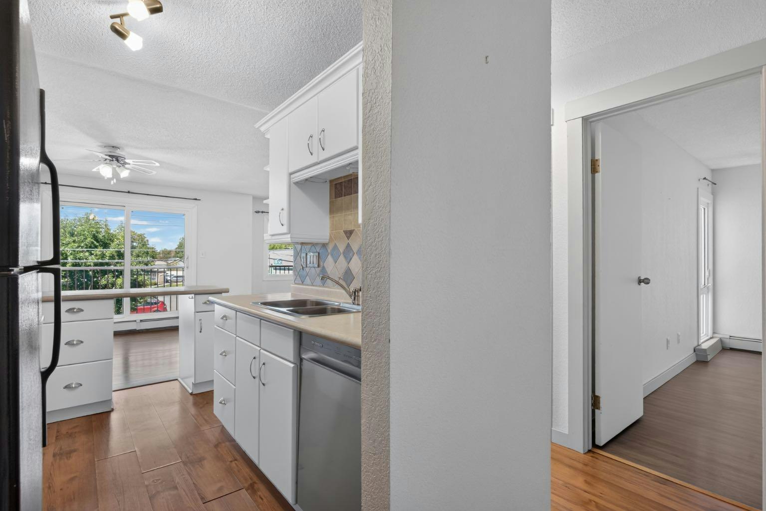 202-809 4 Street NE, Calgary, AB, T2E 3S9