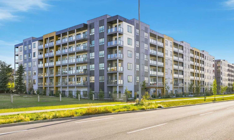 3218-60 Skyview Ranch Road NE