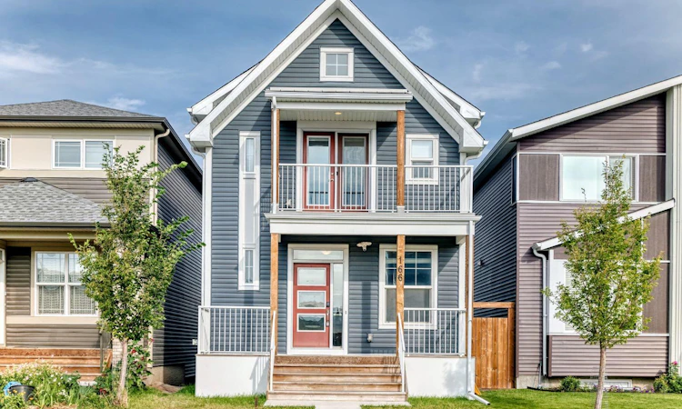 166 Howse Common NE