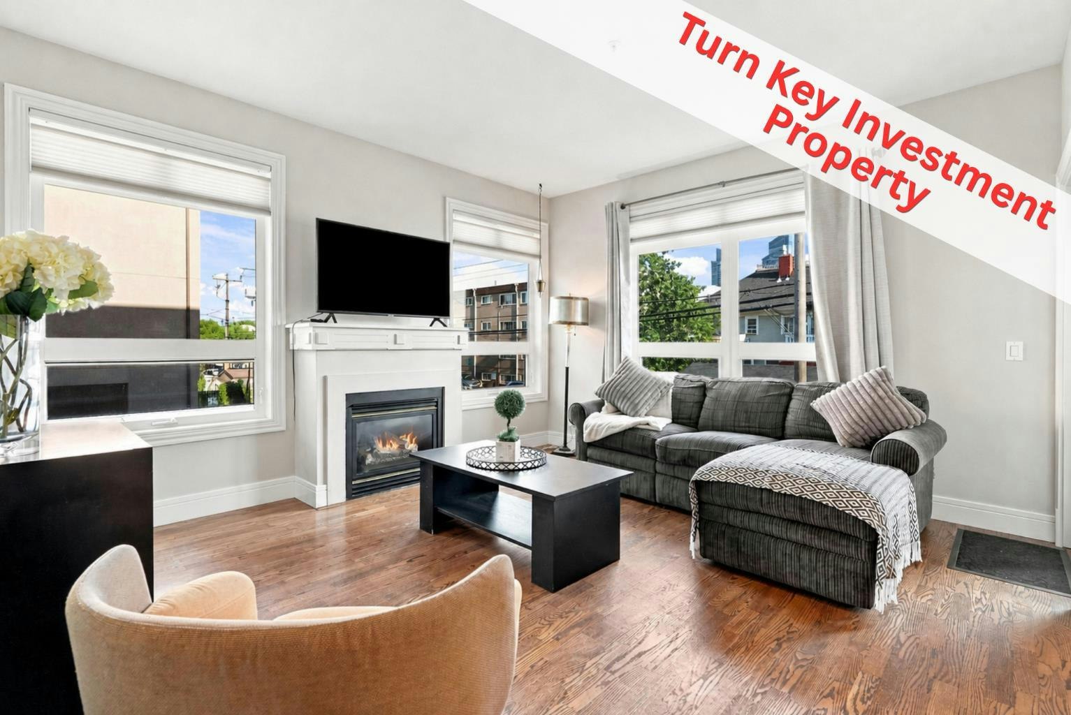205-2 14 Street NW, Calgary, AB, T2N 1Z4