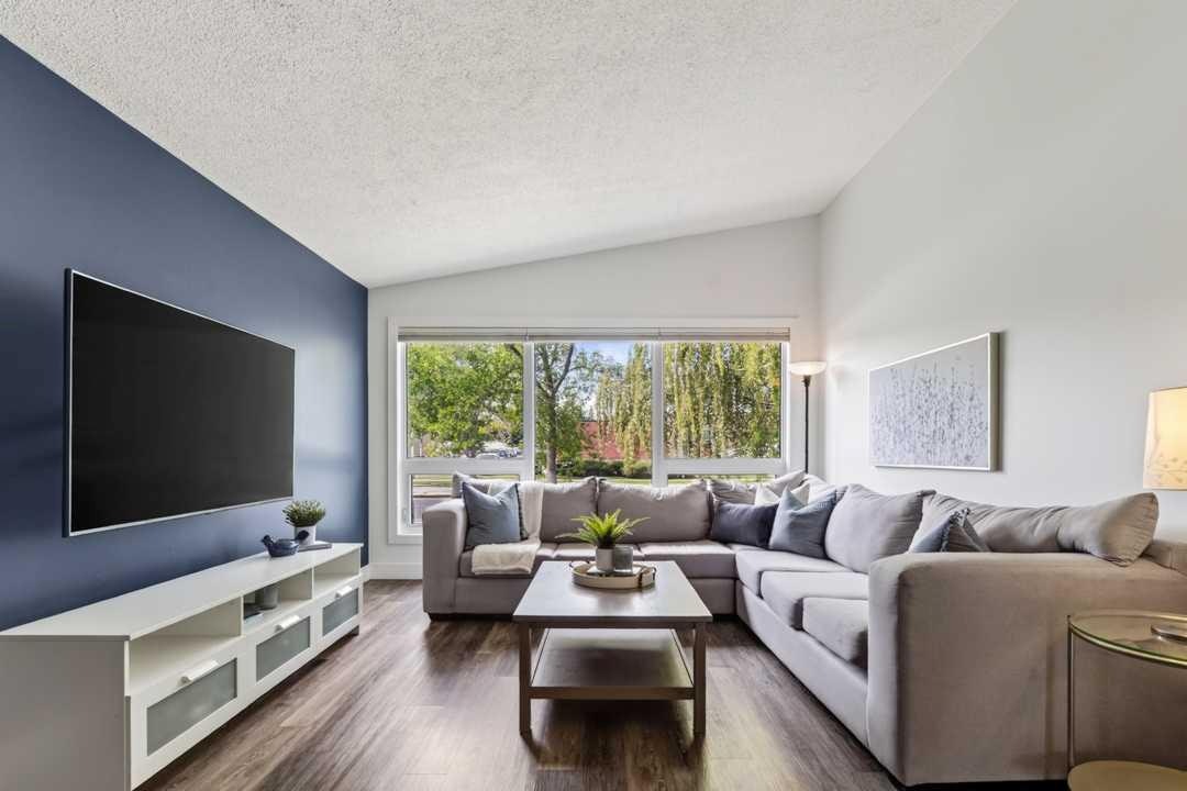 6516 Crowchild Trail SW, Calgary, AB, T3E 5R5
