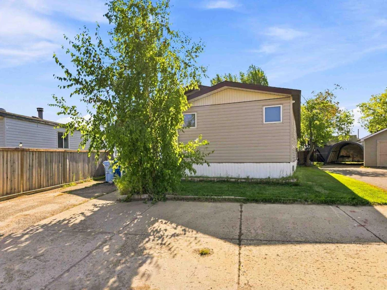 245 Card Court, Fort Mcmurray, AB, T9K 2J1 - 3