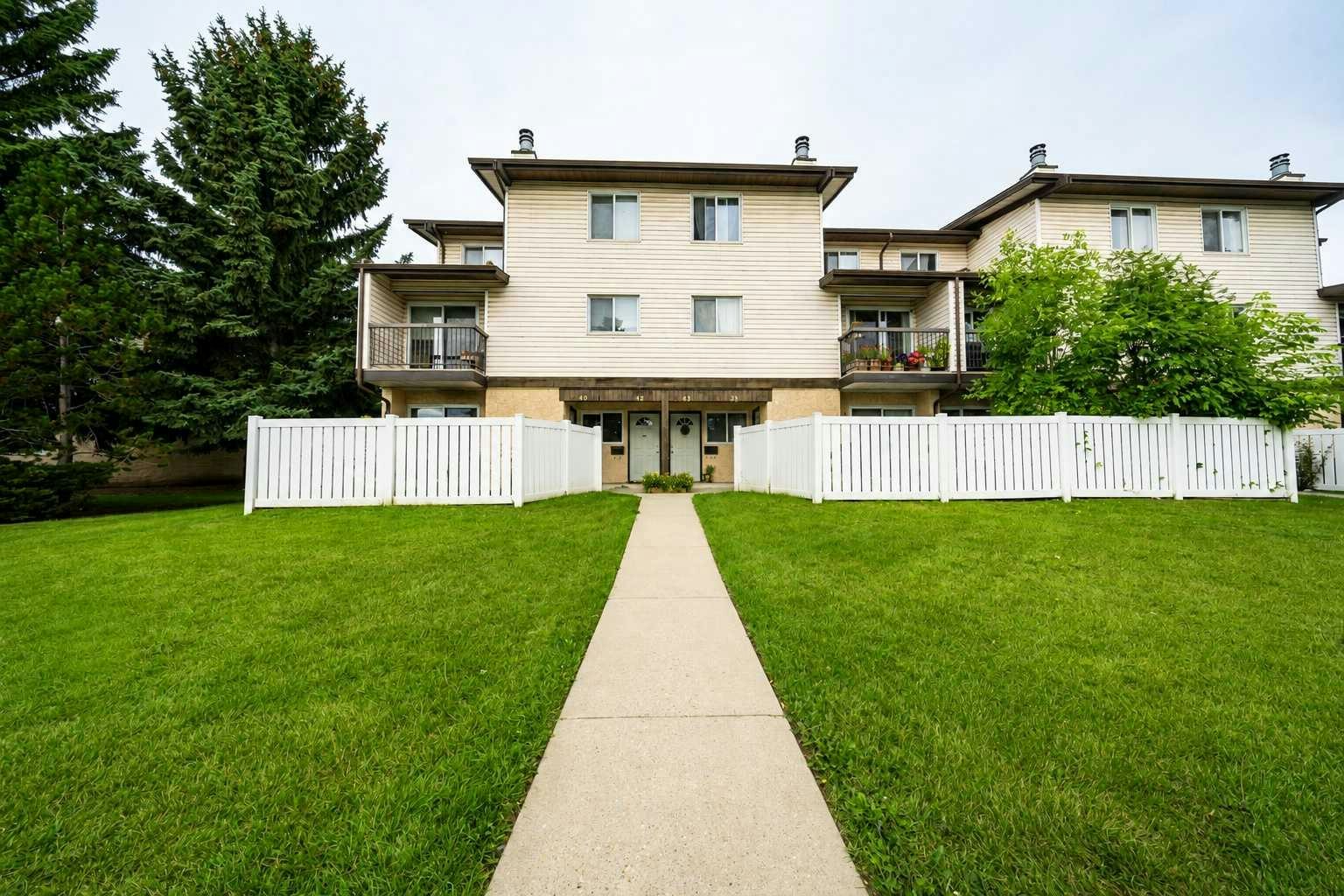 40-3745 Fonda Way SE, Calgary, AB, T2A 5W7