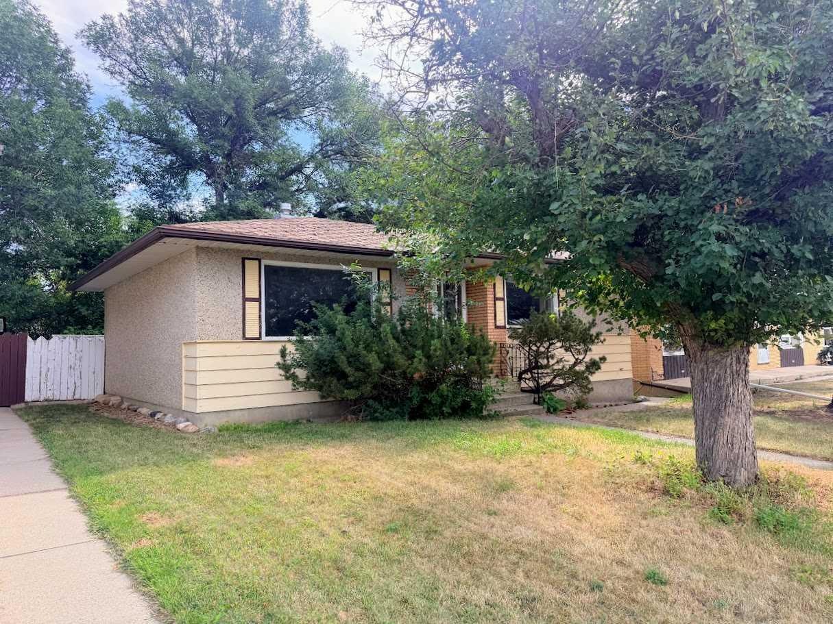 819 8 Street N, Lethbridge, AB, T1H 1Z2