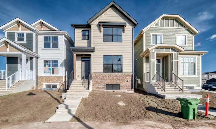 72 Mercado Road SE