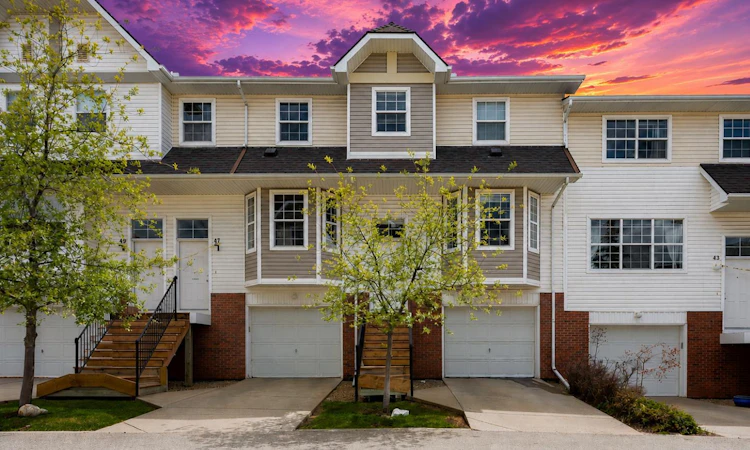 45 Tuscany Springs Gardens NW