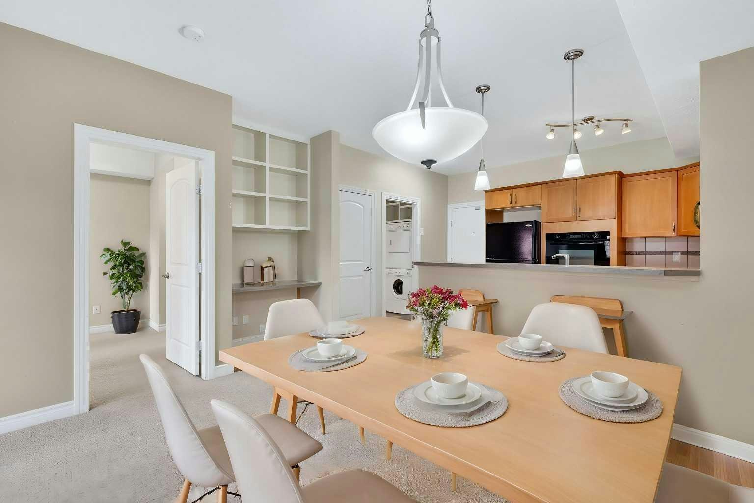 137-60 Royal Oak Plaza NW - 5