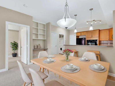 137-60 Royal Oak Plaza NW - 5