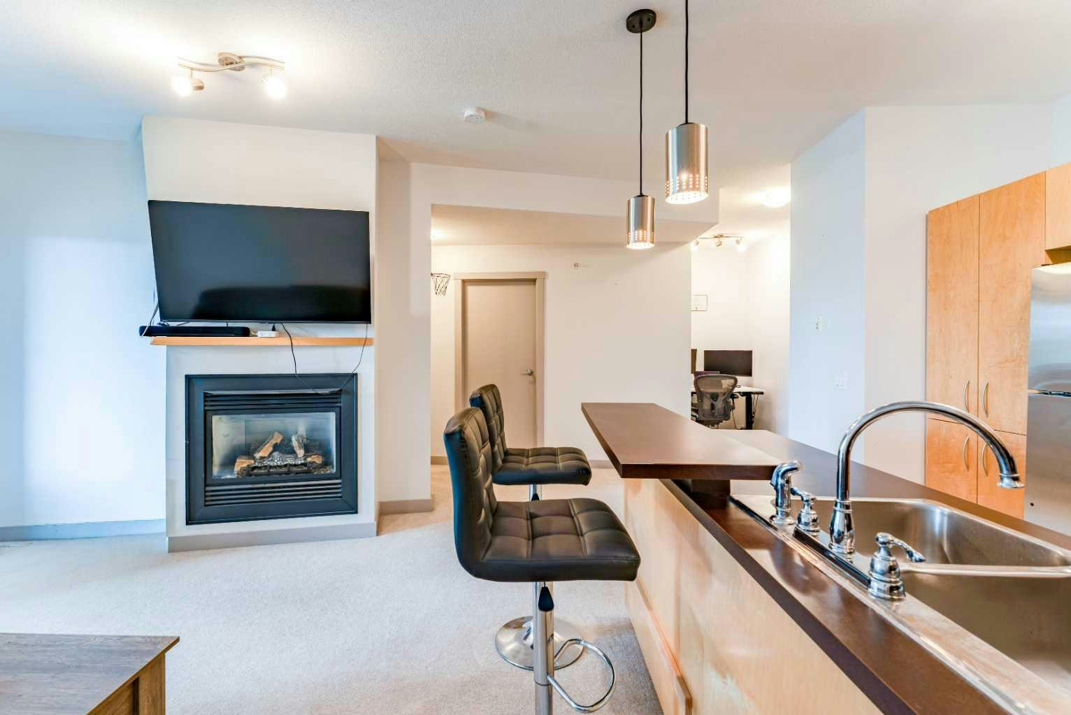 314-69 Springborough Court SW, Calgary, AB, T3H 5V5