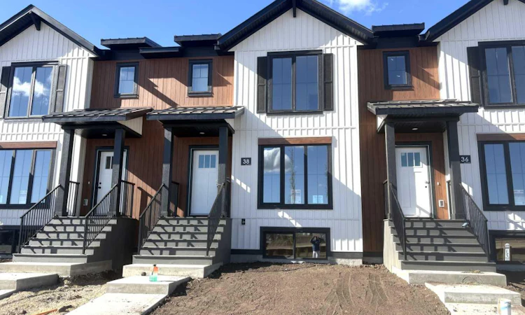 38 Station Drive