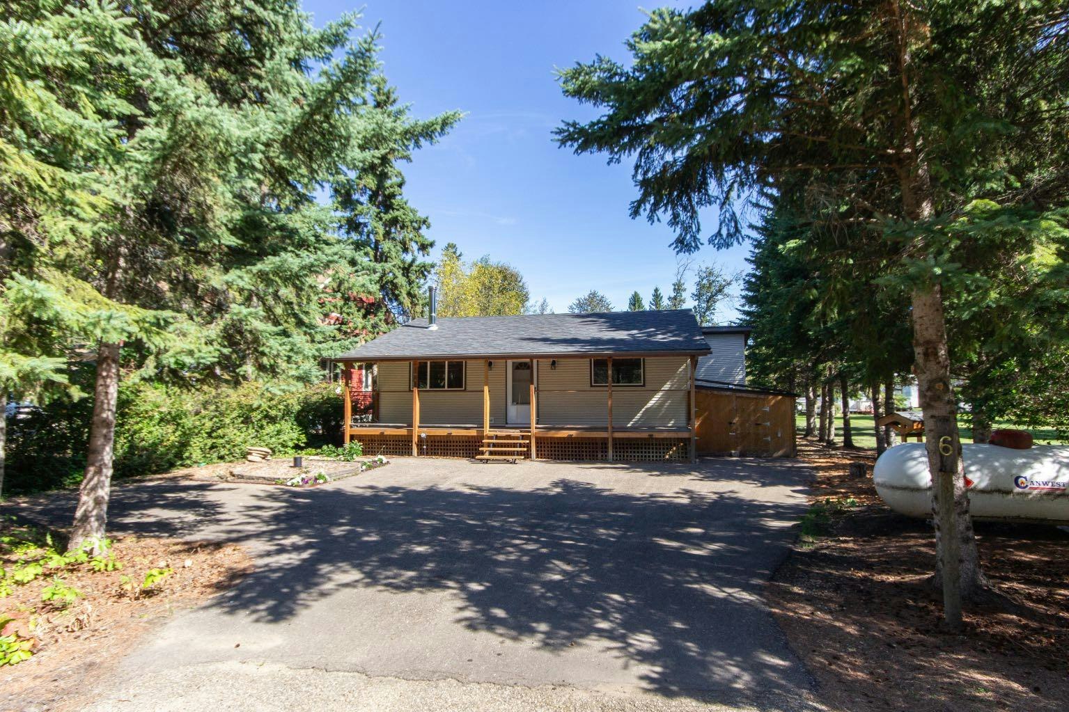 6 Poplar Crescent, Lacombe, AB, T0C 0J0