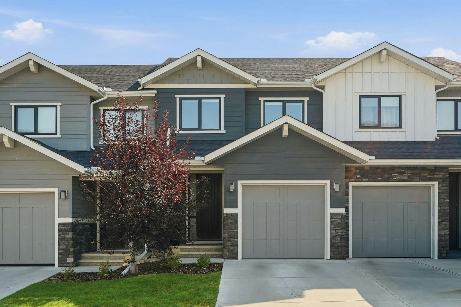 154 Crestridge Common SW, Calgary, AB, T3B 6J5