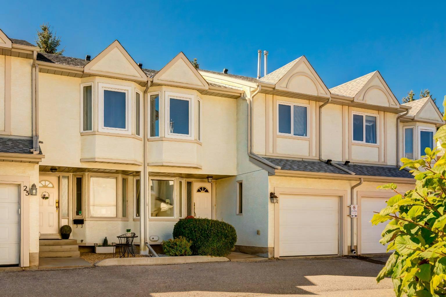 21-468 Woodbine Boulevard SW, Calgary, AB, T2W 5H7