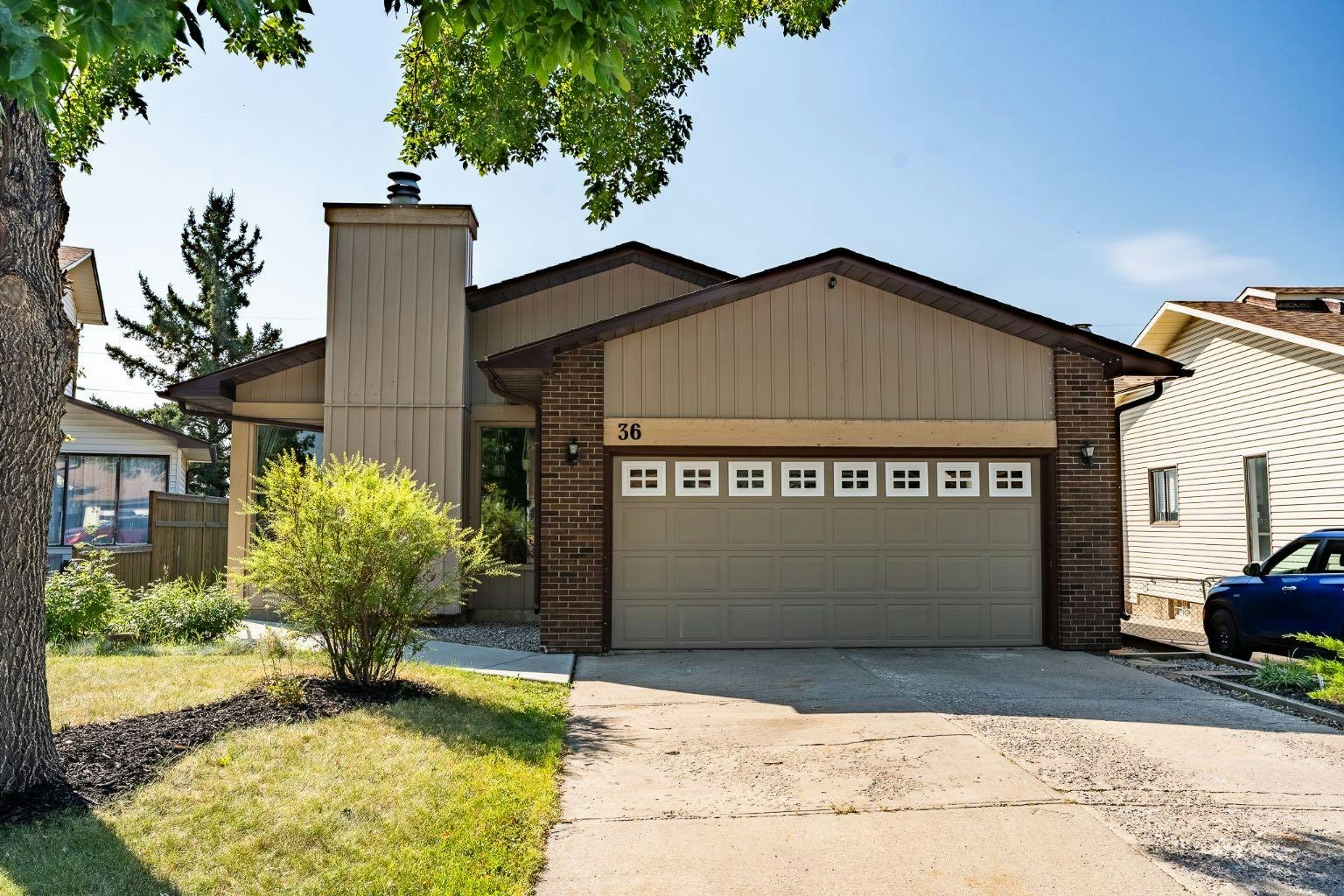 36 Berkley Place NW, Calgary, AB, T3K 1A7