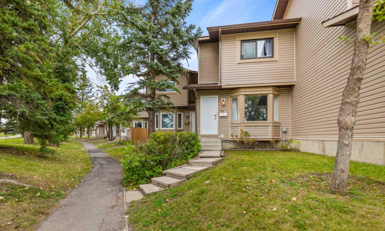 109 Falshire Terrace NE