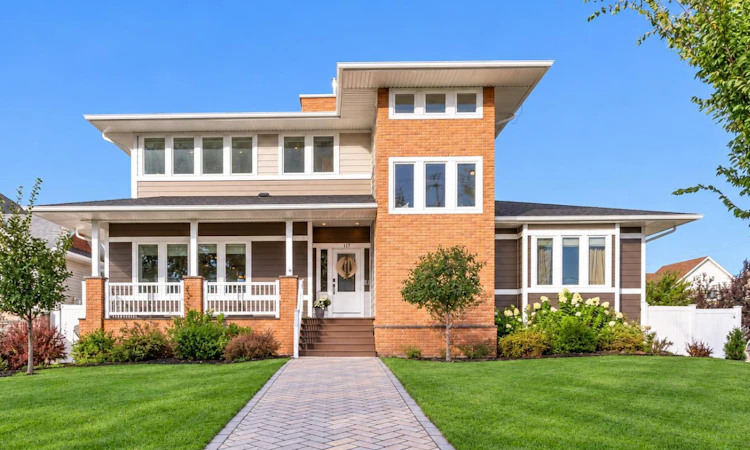 147 S 4 Street E