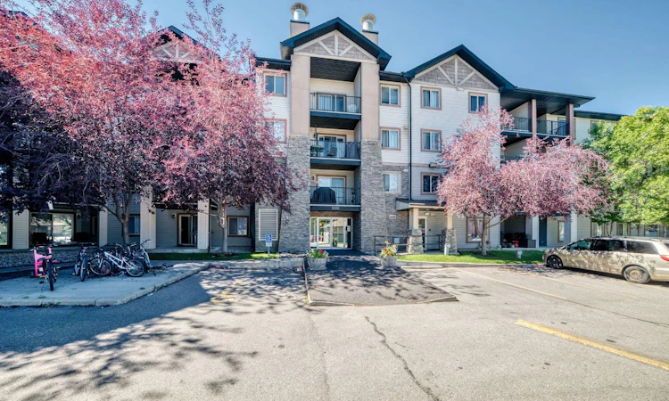1321-8 Bridlecrest Drive SW