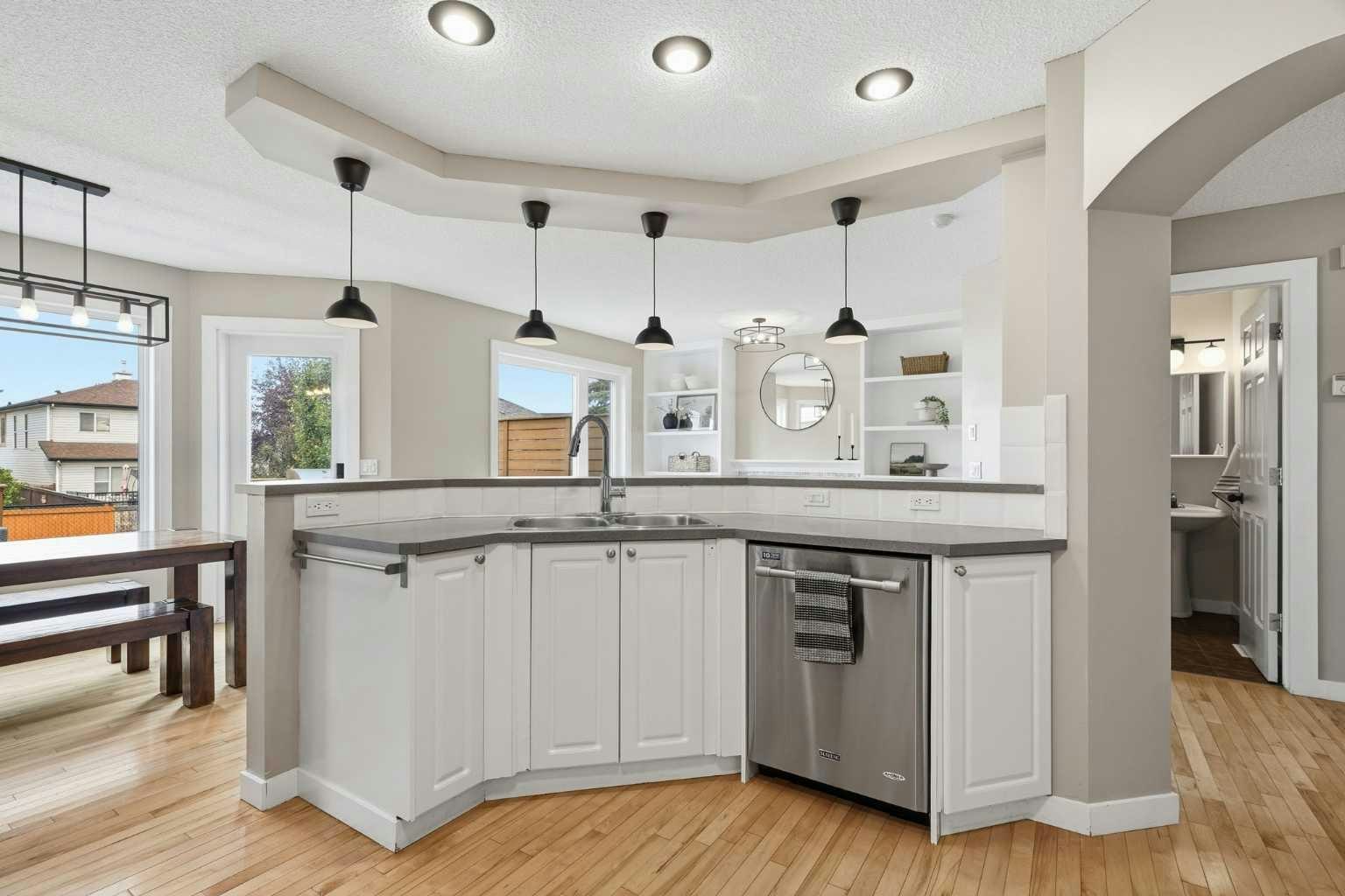 321 Douglas Ridge Circle SE, Calgary, AB, T2Z 3H5 - 16