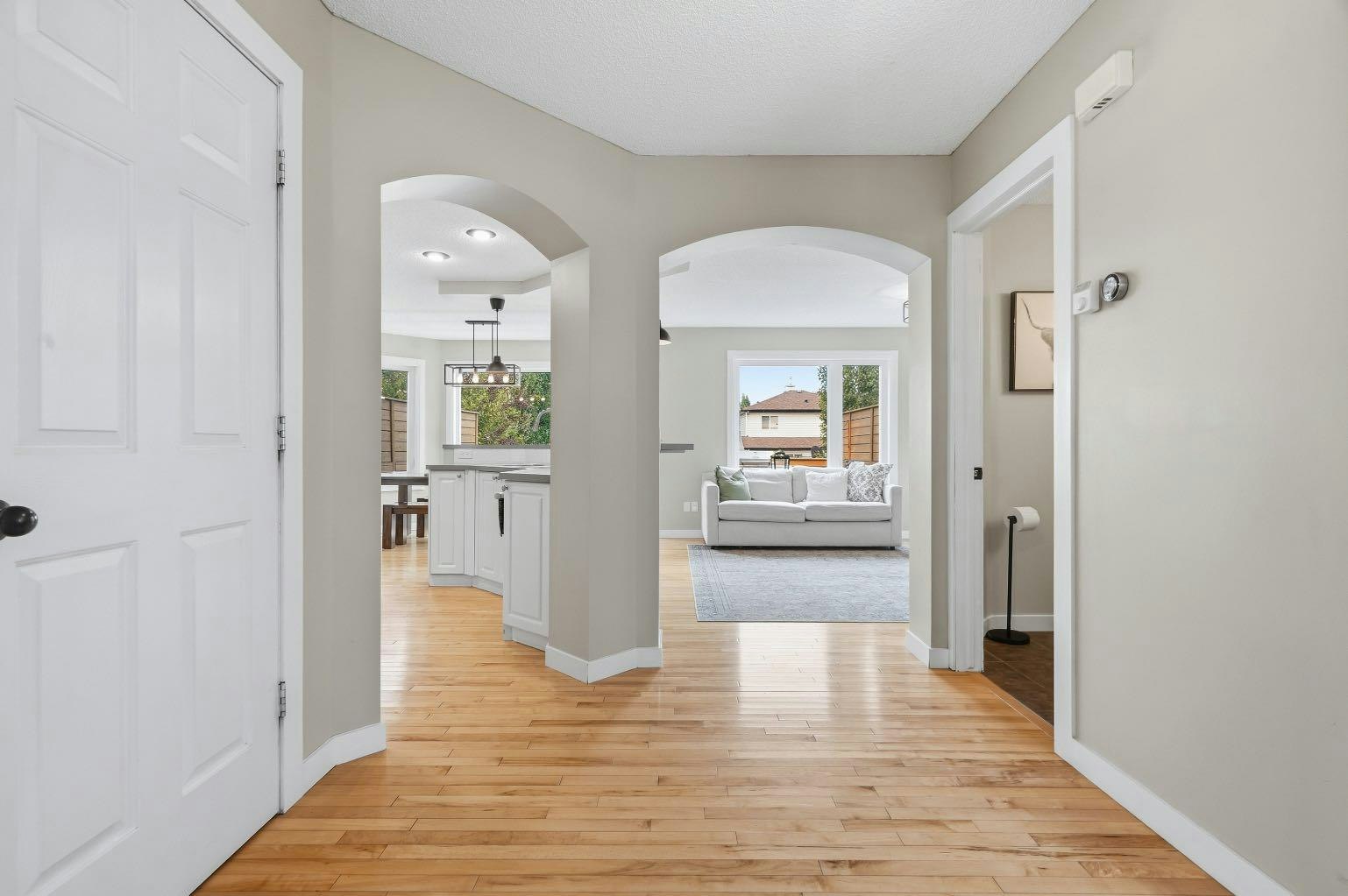 321 Douglas Ridge Circle SE, Calgary, AB, T2Z 3H5 - 6
