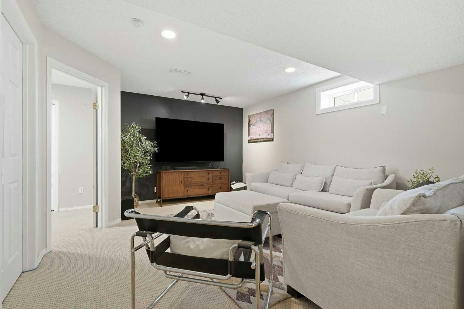 321 Douglas Ridge Circle SE, Calgary, AB, T2Z 3H5 - 32