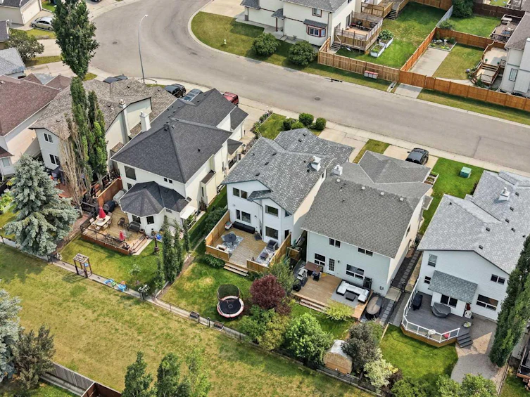 321 Douglas Ridge Circle SE, Calgary, AB, T2Z 3H5 - 2