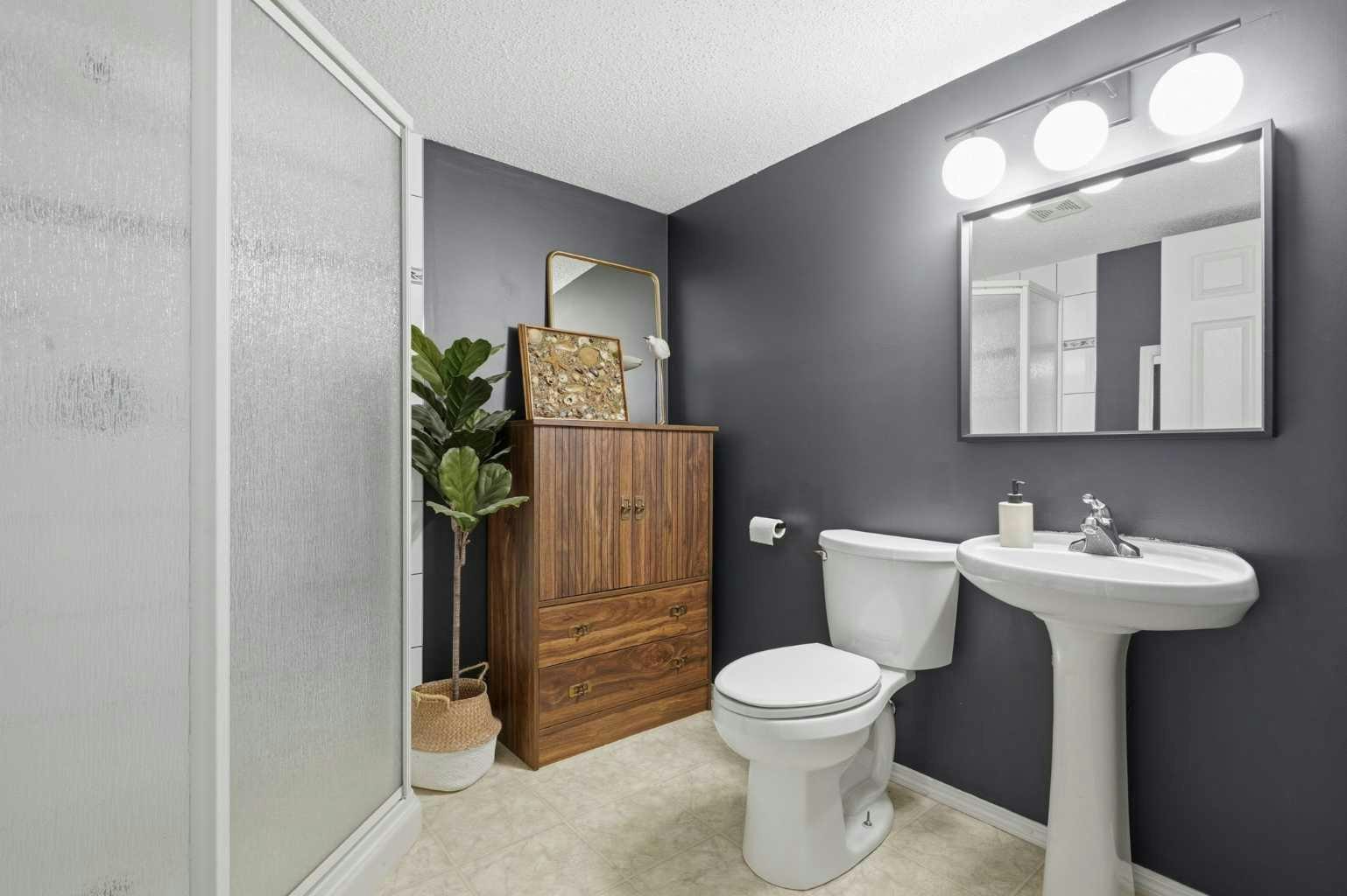 321 Douglas Ridge Circle SE, Calgary, AB, T2Z 3H5 - 37